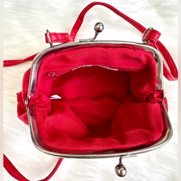 CHATEAU RED CROSSBODY - Picture 6 of 12
